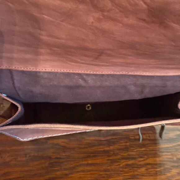 Leather brown bag w/ red and cream and black crochet on the front, shoulder bag - Picture 4 of 12